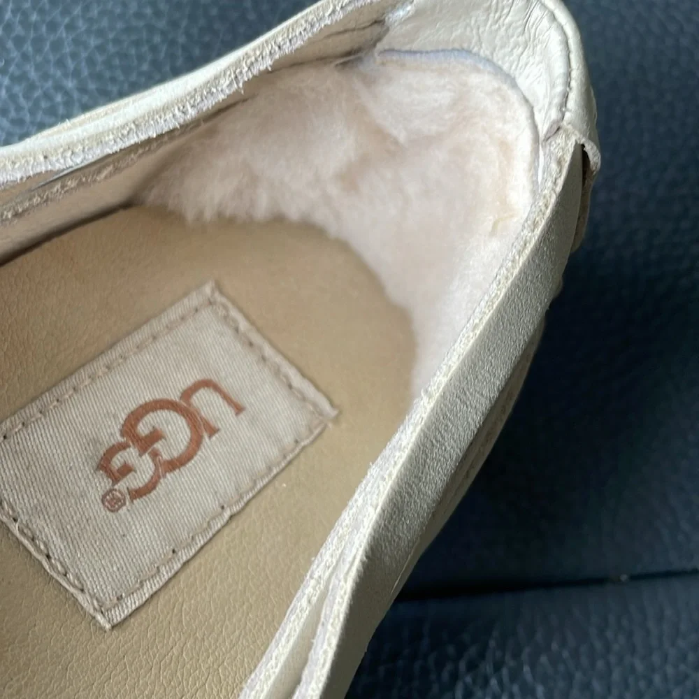 UGG Espadrille Tippie Nubuck Leather Flats Size 10 Effortless Chic Normcore